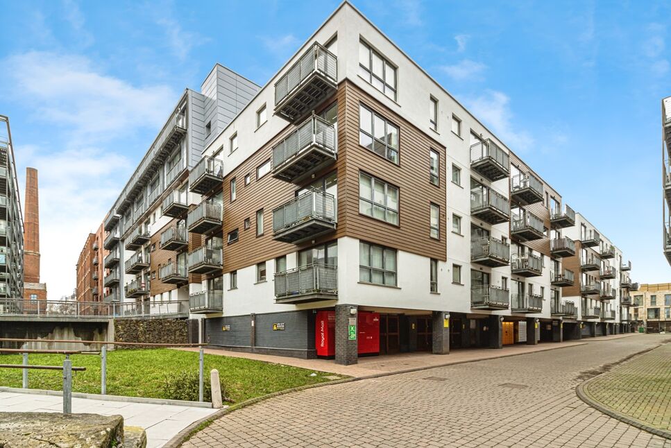 Main image of 2 bedroom Flat to rent, Isaac Way, Manchester, Greater Manchester, M4