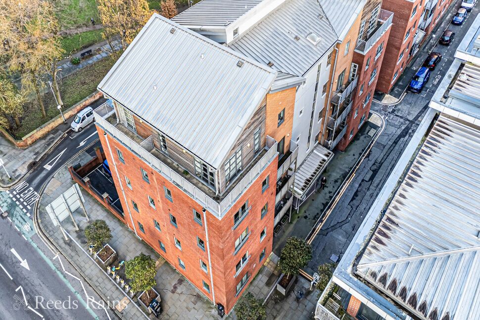 Main image of 2 bedroom Flat for sale, Naples Street, Manchester, M4