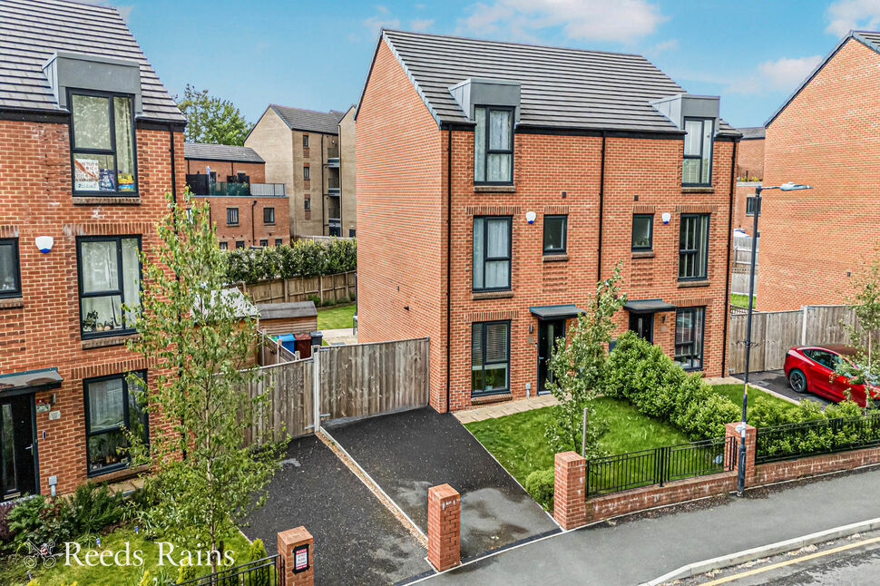 Main image of 4 bedroom Semi Detached House for sale, Gunson Street, Manchester, M40