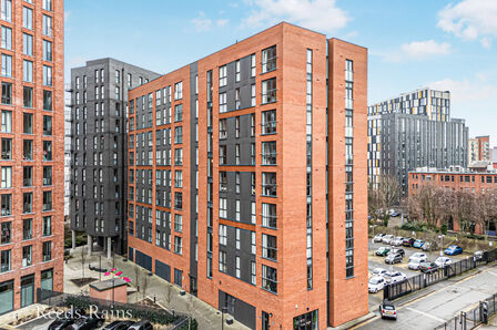 3 bedroom Flat for sale