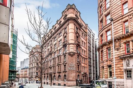 Princess Street, 2 bedroom Flat to rent, &pound;1,500 pcm