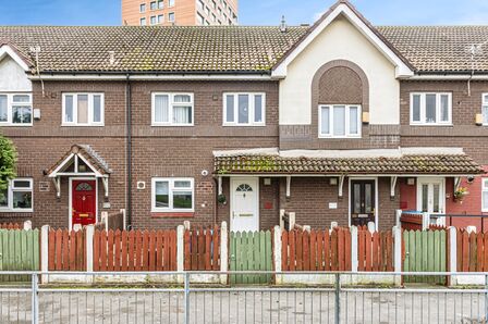 Chester Road, 3 bedroom Mid Terrace House to rent, &pound;1,500 pcm