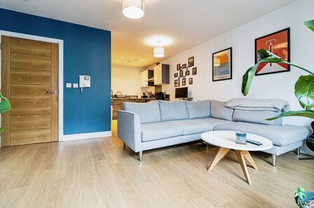 1 bedroom Flat for sale