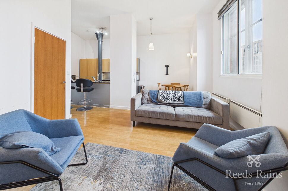2 bedroom Flat for sale