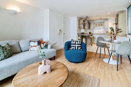 1 bedroom Flat for sale