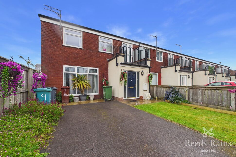 Main image of 4 bedroom End Terrace House for sale, Kincardine Road, Manchester, M13