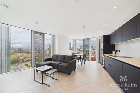 Trinity Way, 2 bedroom Flat to rent, &pound;1,900 pcm