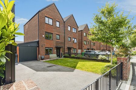 Redcliffe Drive, 4 bedroom Semi Detached House for sale, &pound;650,000