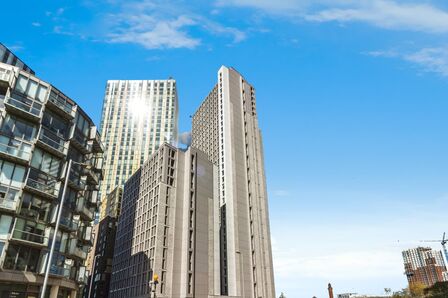 Greengate, 2 bedroom Flat to rent, &pound;1,600 pcm