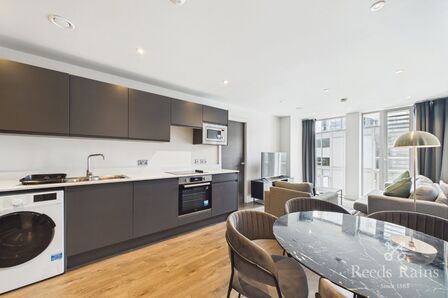 Greengate, 2 bedroom Flat to rent, &pound;1,450 pcm