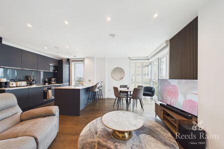 Stanley Street, 2 bedroom Flat to rent, &pound;1,550 pcm
