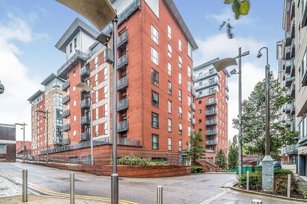 Hornbeam Way, 2 bedroom Flat to rent, &pound;1,300 pcm