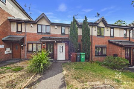 2 bedroom Mid Terrace House to rent
