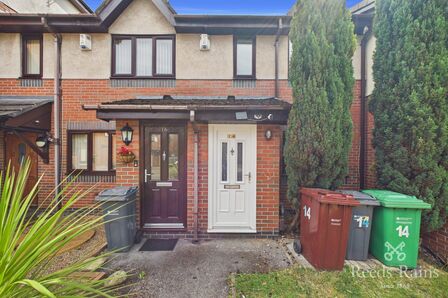 2 bedroom Mid Terrace House to rent