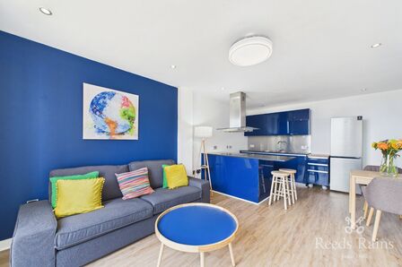 Brewer Street, 2 bedroom Flat to rent, &pound;1,450 pcm