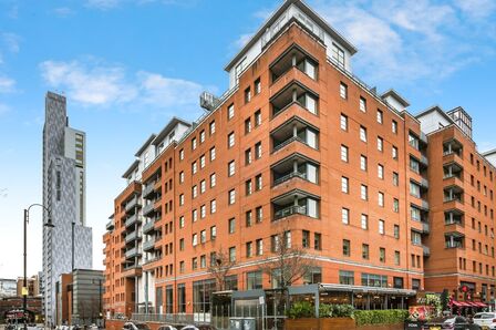 Lower Ormond Street, 2 bedroom Flat to rent, &pound;1,600 pcm