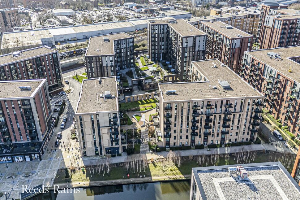 Main image of 2 bedroom Flat for sale, Lockside Lane, Salford, M5