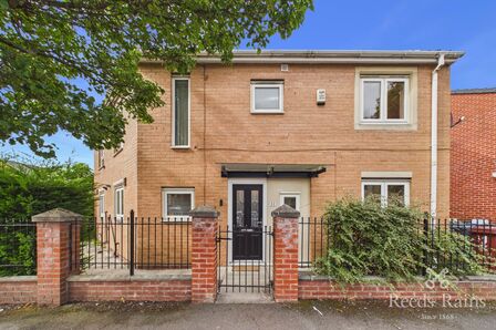 Warde Street, 3 bedroom Semi Detached House to rent, &pound;1,550 pcm