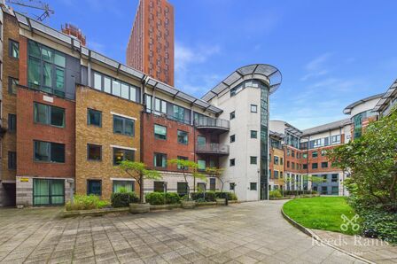 City Road East, 2 bedroom Flat for sale, &pound;160,000