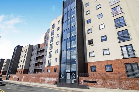 Chapeltown Street, 2 bedroom Flat to rent, &pound;1,350 pcm