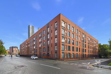 Derwent Street, 2 bedroom Flat for sale, &pound;180,000