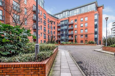 Ellesmere Street, 1 bedroom Flat for sale, &pound;160,000