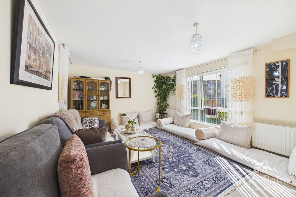 Main image of 2 bedroom Flat for sale, Greengage, Manchester, M13