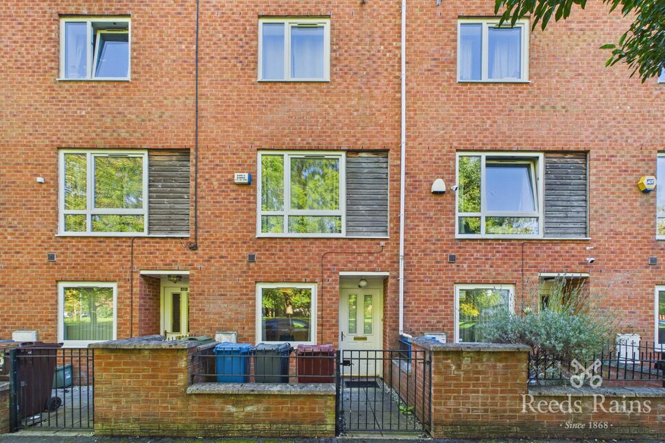Main image of 4 bedroom Mid Terrace House to rent, Lauderdale Crescent, Manchester, Greater Manchester, M13