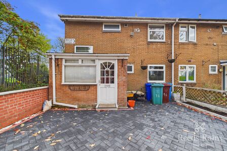 3 bedroom End Terrace House to rent