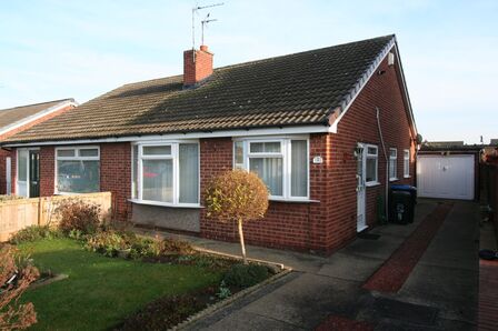 Faverdale Avenue, 2 bedroom Semi Detached Bungalow to rent, £850 pcm