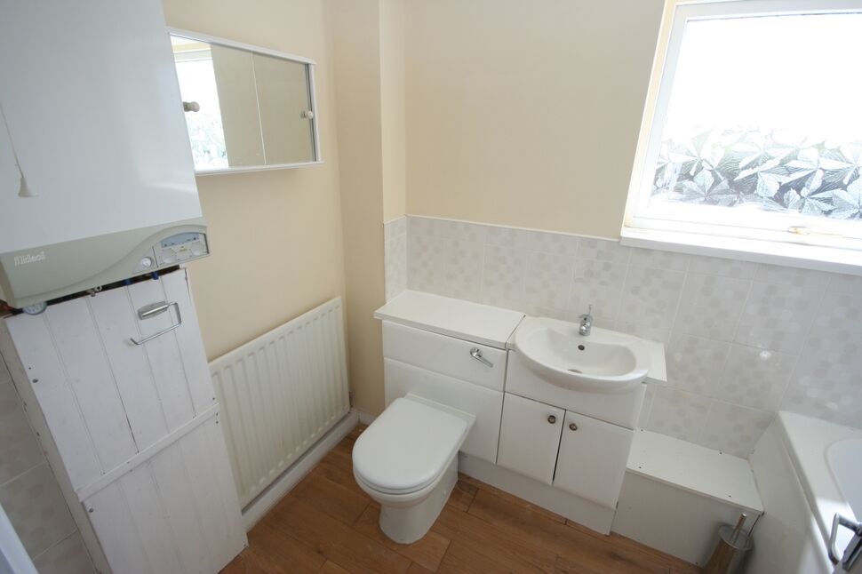 Family Bathroom / WC