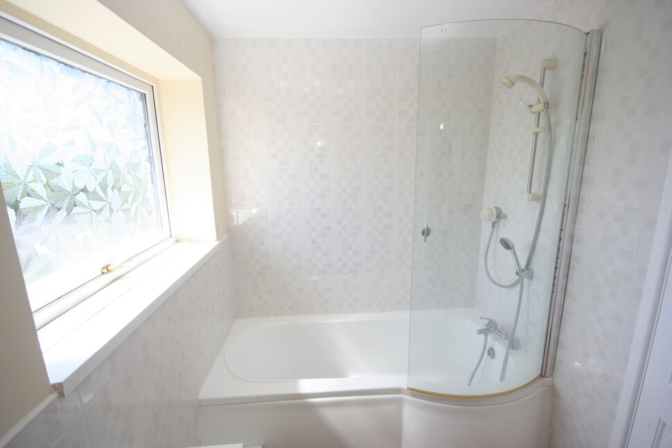 Family Bathroom / WC