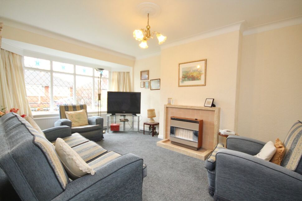 2 bedroom Semi Detached Bungalow for sale, Draycott Avenue