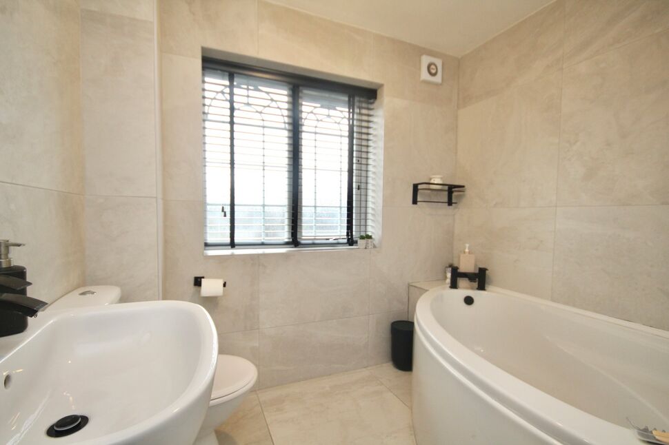 5 bedroom Detached House for sale, Clevegate, Nunthorpe, TS7 £340,000