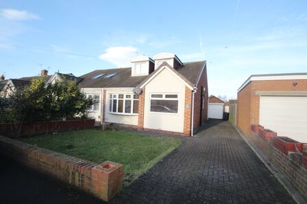 Tanya Gardens, 3 bedroom Semi Detached Bungalow for sale, £195,000
