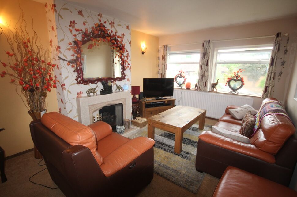 2 bedroom Semi Detached Bungalow for sale, Holbeck Avenue