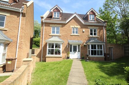 Finchlay Court, 5 bedroom Detached House for sale, £375,000