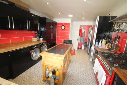 Botany Way, 5 bedroom Detached Bungalow for sale, £395,000
