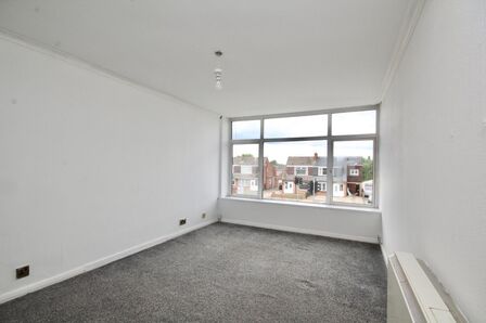 Trimdon Avenue, 2 bedroom Flat to rent, &pound;550 pcm