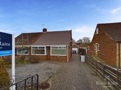 Carmel Gardens, 2 bedroom Semi Detached Bungalow for sale, £150,000