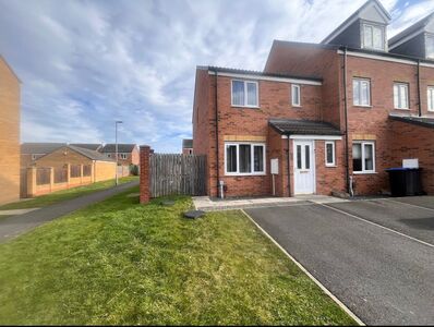 Hoskins Lane, 3 bedroom End Terrace House for sale, £159,995