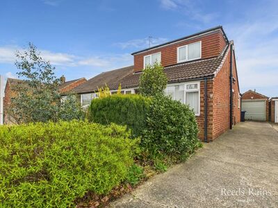 Thinford Gardens, 2 bedroom Semi Detached Bungalow for sale, £197,995