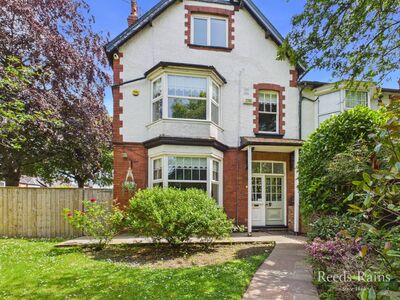 5 bedroom End Terrace House for sale