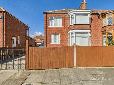 Lynwood Avenue, 3 bedroom Semi Detached House for sale, £197,500