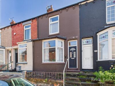 2 bedroom Mid Terrace House for sale