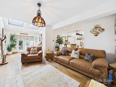 Keswick Grove, 3 bedroom Semi Detached House for sale, £265,000