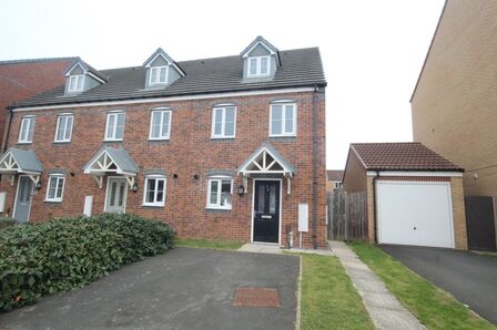 Hoskins Lane, 3 bedroom End Terrace House for sale, £150,000