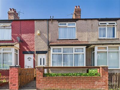 2 bedroom Mid Terrace House for sale