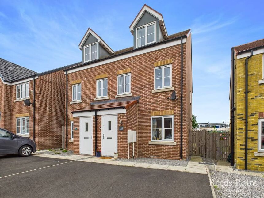 3 bedroom Semi Detached House for sale