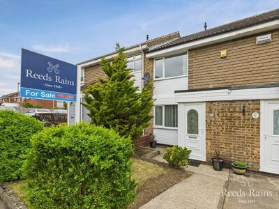 2 bedroom Mid Terrace House for sale
